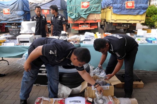 Polisi bongkar penyelundupan barang impor di Tanjung Priok