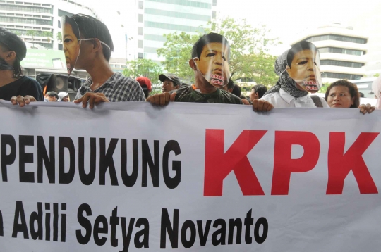 Demo kecam Setya Novanto terkait pencatutan nama Jokowi