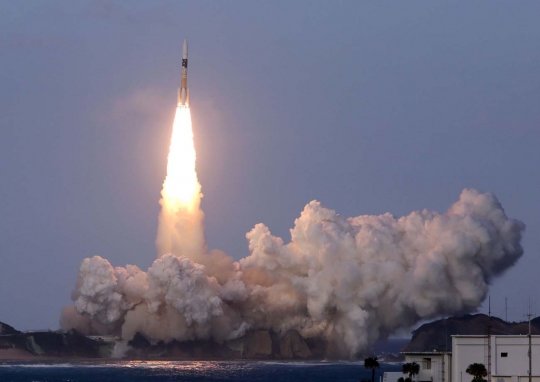 Jepang luncurkan roket komersil pertama pengangkut satelit