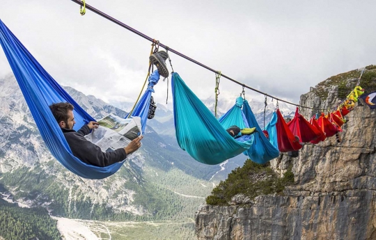 Kebiasaan para pecandu adrenalin yang nekat menantang maut
