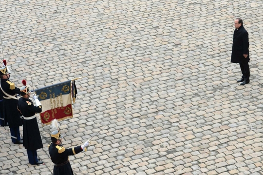 Suasana khidmat upacara mengenang korban Teror Paris