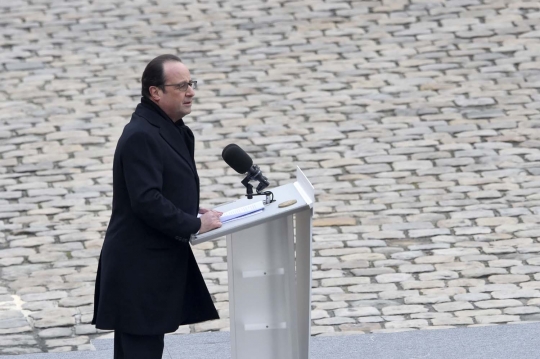 Suasana khidmat upacara mengenang korban Teror Paris