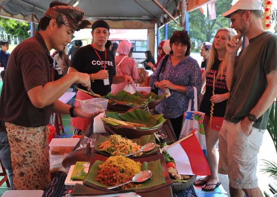 Kuliner khas Nusantara di Indonesia Festival laris diserbu turis