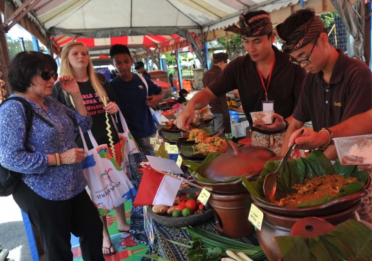 Kuliner khas Nusantara di Indonesia Festival laris diserbu turis