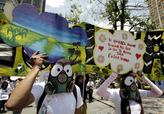 Demo-demo unik di belahan dunia jelang Konferensi Perubahan Iklim