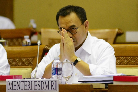 Menteri Sudirman Said hadiri rapat kerja dengan Komisi VII DPR