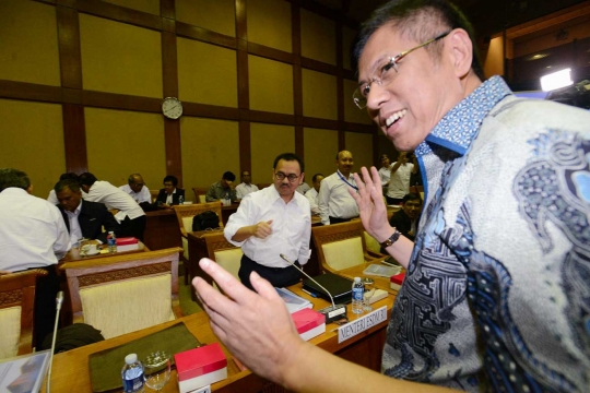 Menteri Sudirman Said hadiri rapat kerja dengan Komisi VII DPR