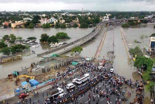 Dahsyatnya banjir bandang tenggelamkan selatan India