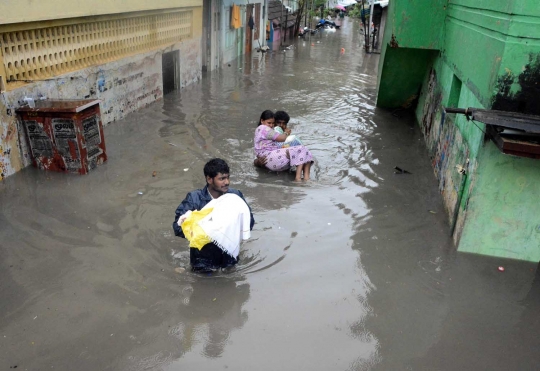 Dahsyatnya banjir bandang tenggelamkan selatan India