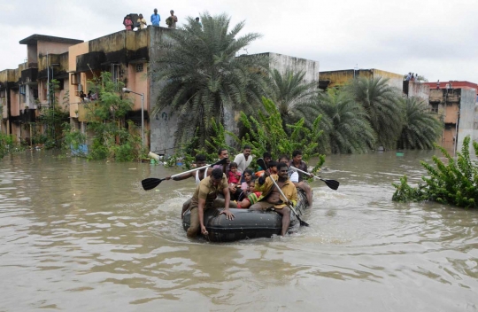 Dahsyatnya banjir bandang tenggelamkan selatan India