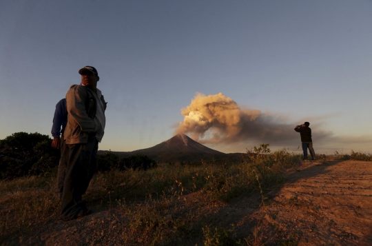 Letusan dahsyat Gunung Momotombo setelah 110 tahun 'tertidur'