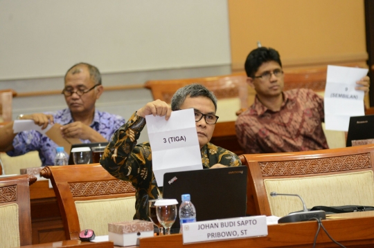 Keseriusan Capim KPK jalani uji makalah di DPR