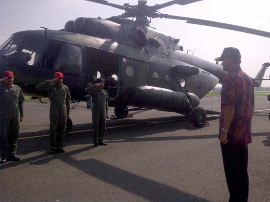 Ganjar pantau persiapan Pilkada di Jateng pakai helikopter