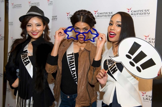 Gaya narsis kontestan Miss Universe 2015 ikuti sesi pemotretan