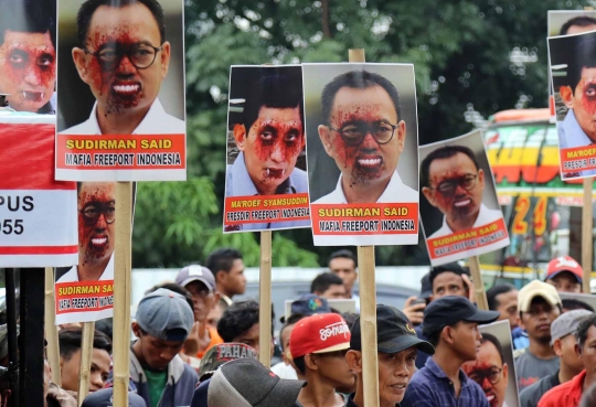 Massa geruduk Mabes Polri tuntut Sudirman Said ditangkap