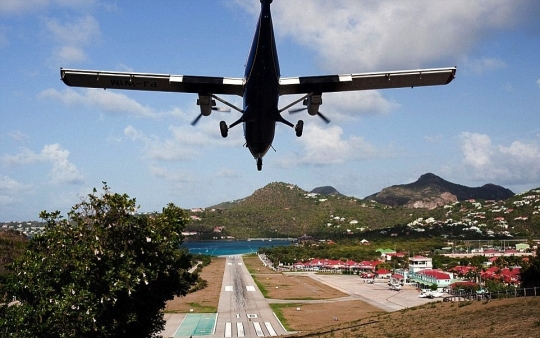 Bandara-bandara ini bikin pilot berpikir 100 kali sebelum mendarat