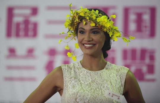 Pesona kontestan Miss World bermahkota anggrek