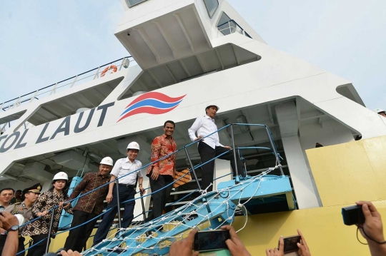 Jokowi tinjau kedatangan perdana kapal ternak di Tanjung Priok