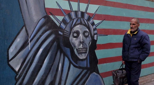 Coretan mural nyelekit anti-AS menjamur di Iran
