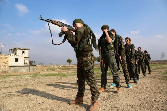 Kerasnya tekad pejuang cantik Suriah peraingi ISIS