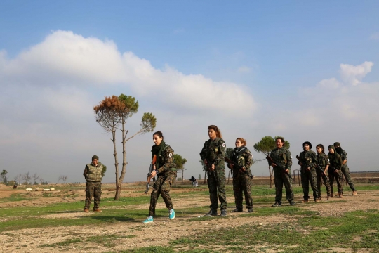 Kerasnya tekad pejuang cantik Suriah peraingi ISIS