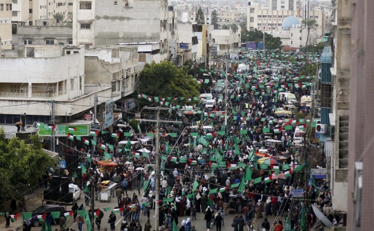 Warga Palestina banjiri kota rayakan HUT ke-28 Hamas