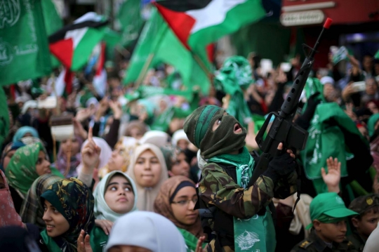 Warga Palestina banjiri kota rayakan HUT ke-28 Hamas