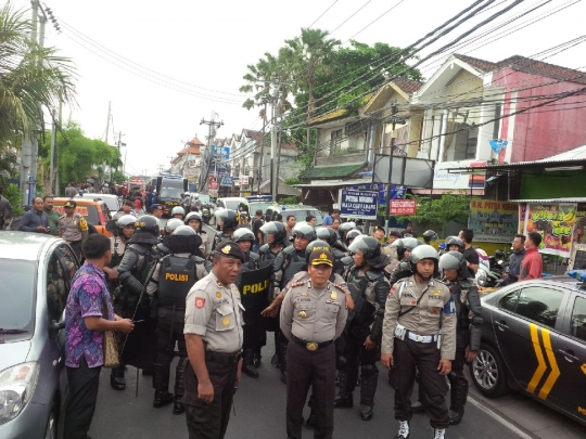 Rusuh antarnapi, Lapas Kerobokan dijaga ratusan polisi