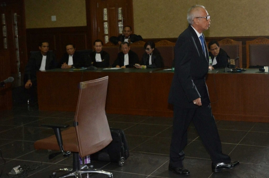 OC Kaligis divonis 5 tahun 6 bulan penjara
