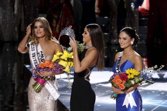 Ini momen dramatis host salah sebut juara Miss Universe 2015