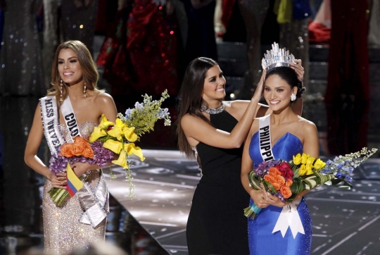 Ini momen dramatis host salah sebut juara Miss Universe 2015