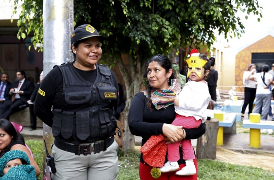 Kebahagiaan napi perempuan Peru rayakan Natal bersama anak