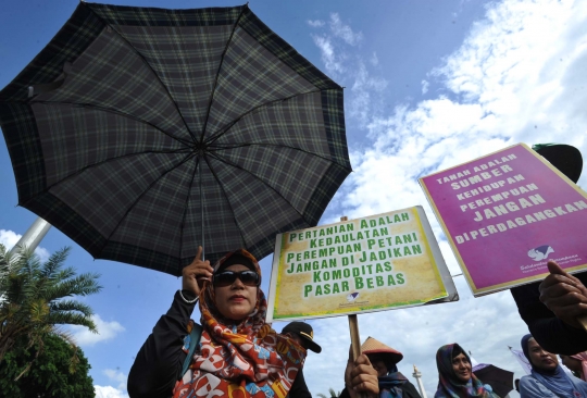 Hari Ibu, aktivis tuntut perlindungan bagi buruh & petani perempuan