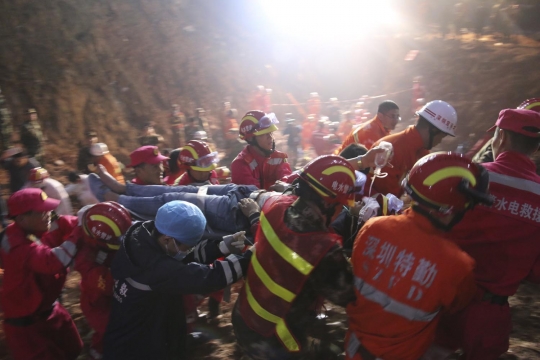 Ini remaja di China selamat setelah 60 jam terkubur tanah longsor