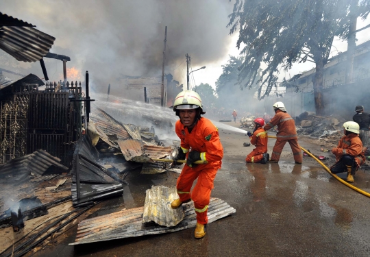 Ditinggal liburan, puluhan rumah di Bukit Duri kebakaran