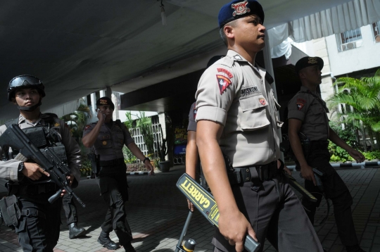 Jelang Natal, polisi sisir Gereja Katedral