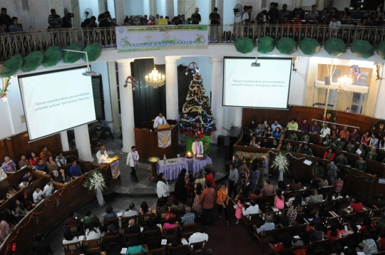 Kekhusyukan malam Misa Natal di Gereja BPIB Immanuel