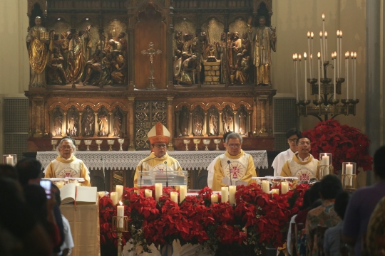 Suasana khidmat selimuti Misa Natal di Gereja Katedral