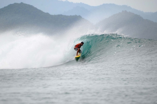 Pantai saksi bisu ganasnya Tsunami Aceh ini jadi favorit peselancar