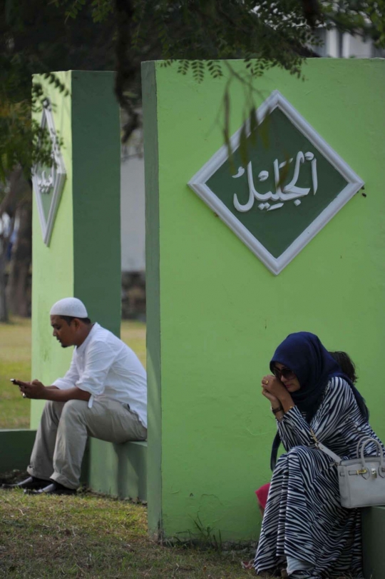 Tangis doa keluarga mengenang 11 tahun Tsunami Aceh