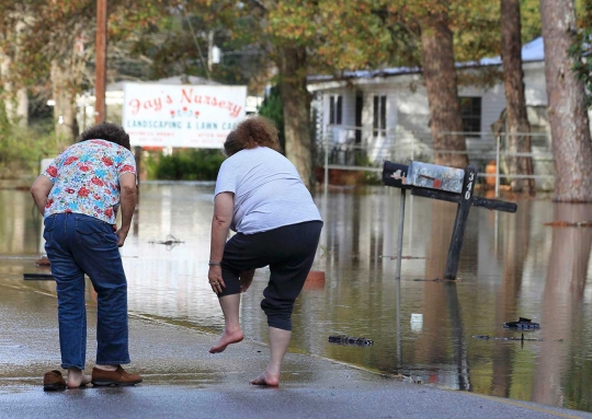 Banjir bandang tenggelamkan rumah-rumah di negara bagian AS ini