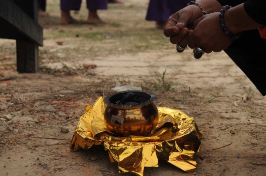 Tradisi pelepasan Padaw Tuju Dulung di Festival Iraw Tengkayu