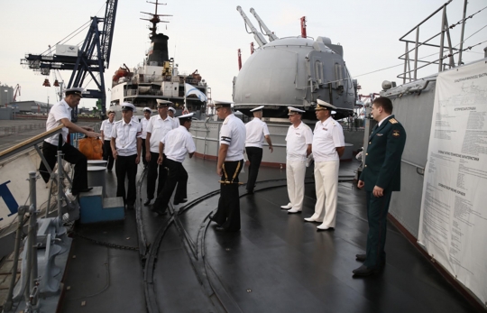 Kapal penghancur milik Rusia berlabuh di Tanjung Priok