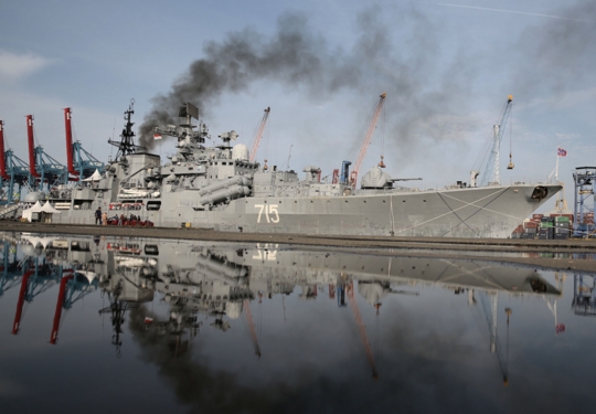 Kapal penghancur milik Rusia berlabuh di Tanjung Priok