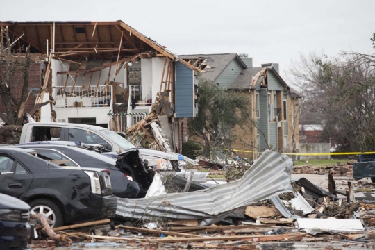 Penampakan puluhan rumah di Texas hancur disapu tornado