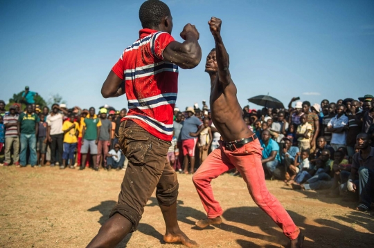 Menyaksikan kerasnya tinju jalanan ala pria Afrika Selatan