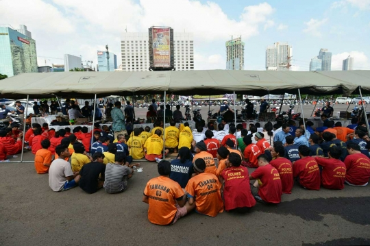 Polda Metro rilis barang bukti kasus kejahatan sepanjang 2015