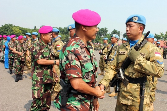 Keluarga sambut kedatangan 96 pasukan TNI penjaga perdamaian Lebanon