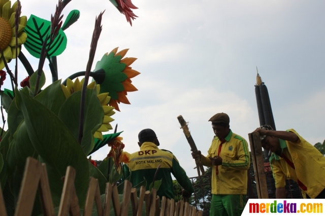  Foto Jelang malam Tahun Baru Taman Tugu Kota Malang 