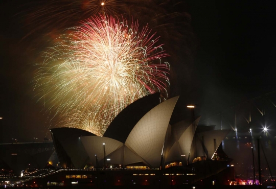 Kemegahan pesta kembang api sambut Tahun Baru di Sydney